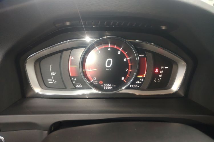 沃尔沃V60 2017款 2.0T Polestar中控内饰14