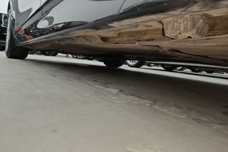 宝马5系 2014款 525Li 领先型局部细节9002