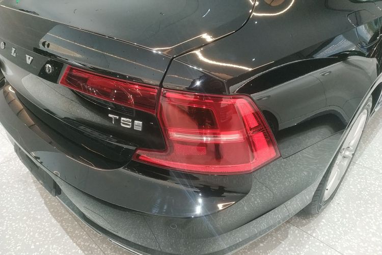 沃尔沃S90 2020款 T5 智逸豪华版车身外观9
