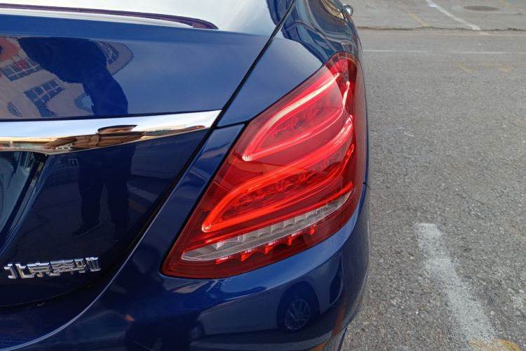 奔驰C级 2017款 C 200 L 运动版车身外观9