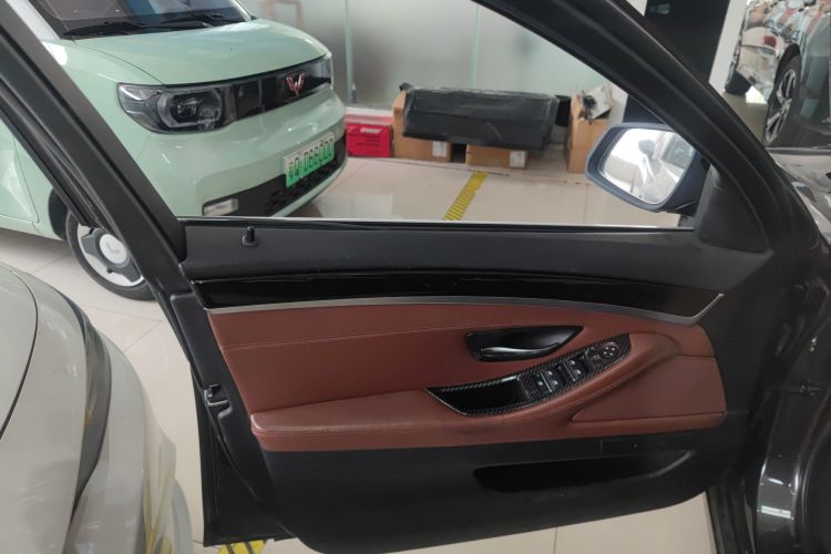 宝马5系 2014款 525Li 领先型中控内饰47