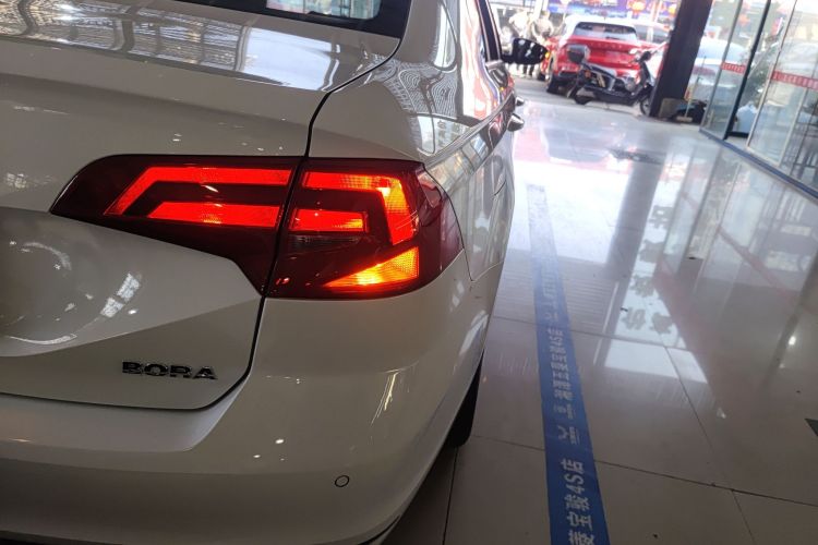 大众 2019款 改款 宝来·传奇 1.5L 自动时尚型 国VI车身外观9