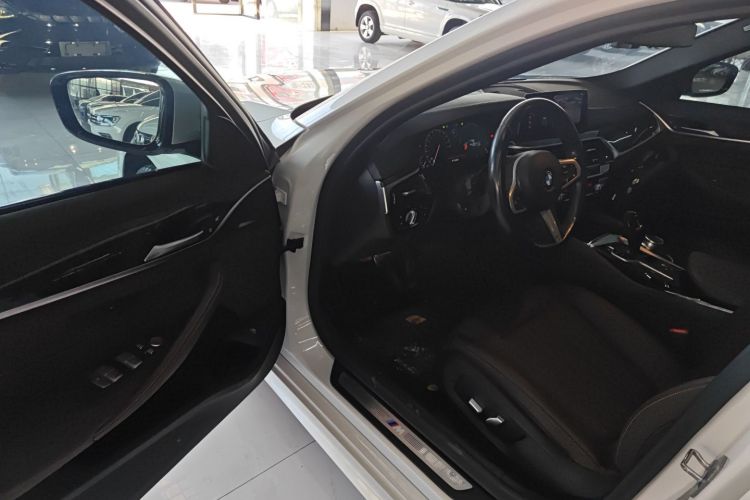 宝马5系 2019款 525Li M运动套装中控内饰7003