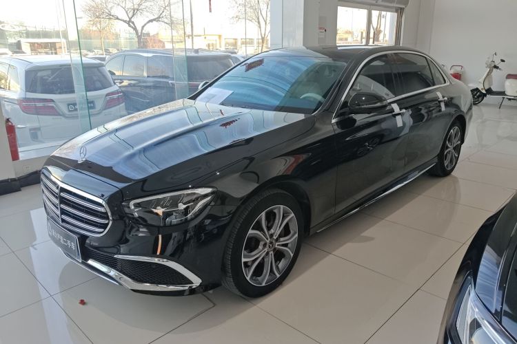 奔驰E级 2022款 改款二 E 300 L 运动豪华型车身外观4