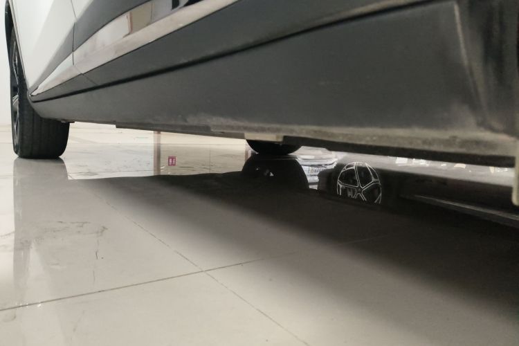 哪吒汽车 哪吒L 2024款 增程 220 闪充版局部细节9002