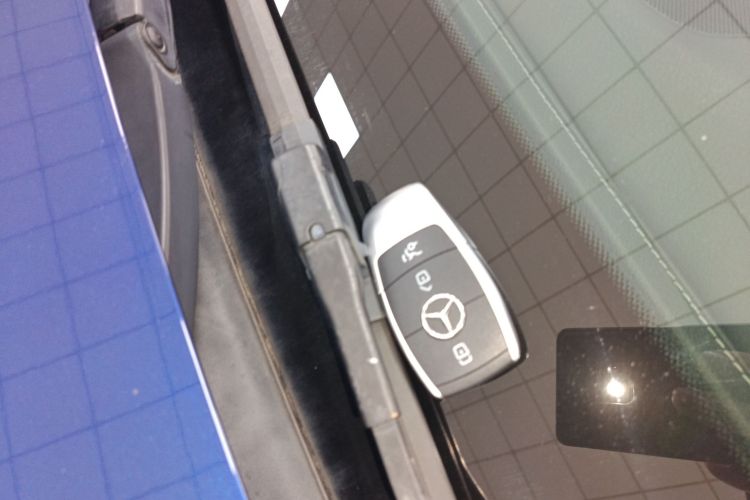 奔驰C级 2019款 C 180 L 时尚型运动版中控内饰11