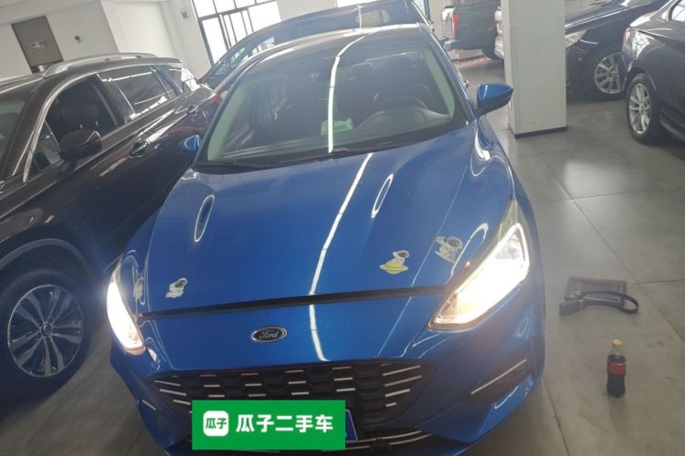 福特 福克斯 2020款 三厢 EcoBoost 180 自动锋潮型车身外观2