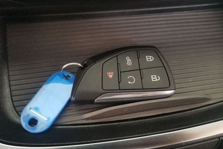 别克GL8新能源 2025款 陆尚 先享版 7座中控内饰7001