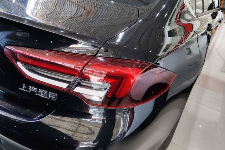 别克 君威 2024款 25T 超享版车身外观9