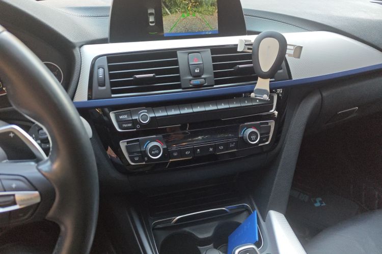 宝马3系 2019款 320i M运动套装中控内饰16