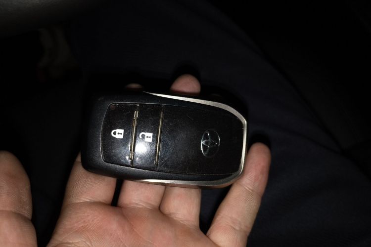 丰田 汉兰达 2017款 2.0T 两驱豪华版 7座中控内饰7001