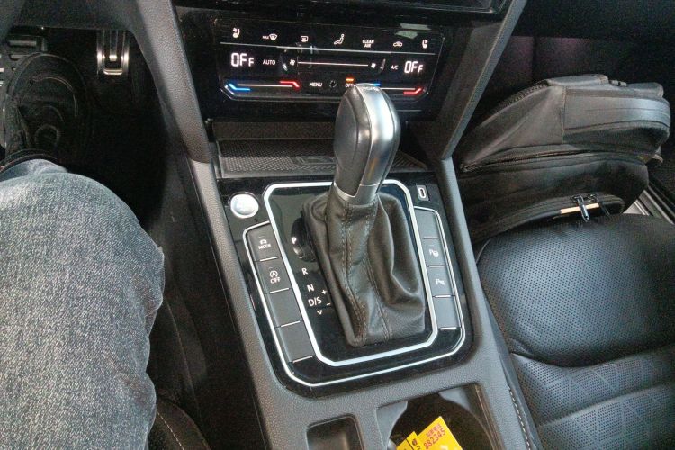 一汽-大众CC 2023款 380TSI 夺目版中控内饰18