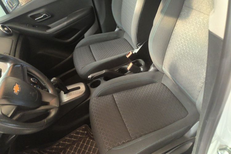 雪佛兰 创酷 2014款 1.4T 自动两驱舒适型中控内饰19