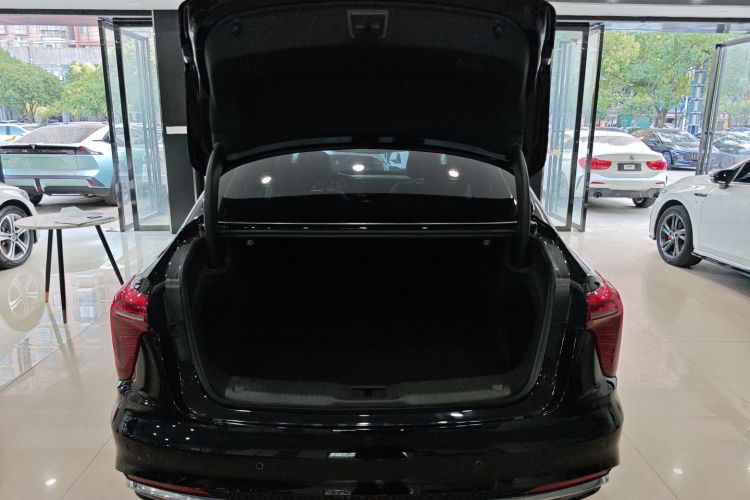 红旗H5 2024款 1.5T DCT智联旗韵版机舱底盘23