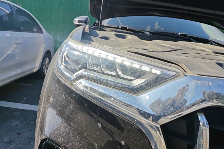 红旗HS5 2019款 2.0T 智联旗享版车身外观8