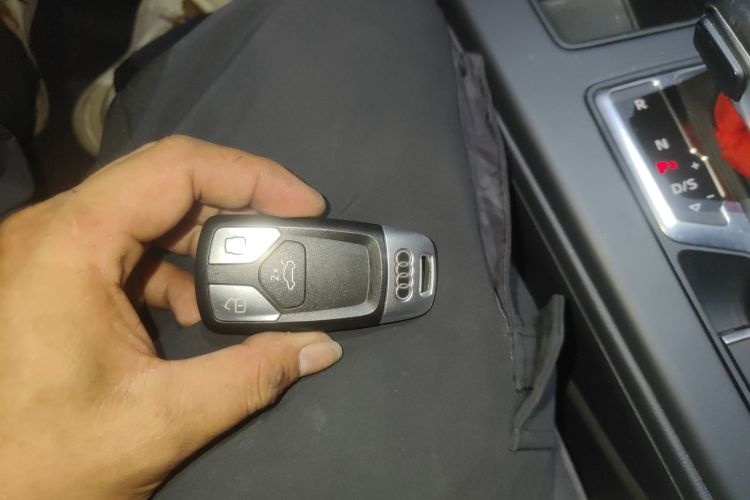 奥迪A4L 2020款 40 TFSI 时尚动感型中控内饰7001