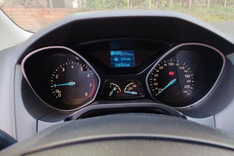 福特 福克斯 2015款 三厢 EcoBoost 125 自动超能风尚型中控内饰14