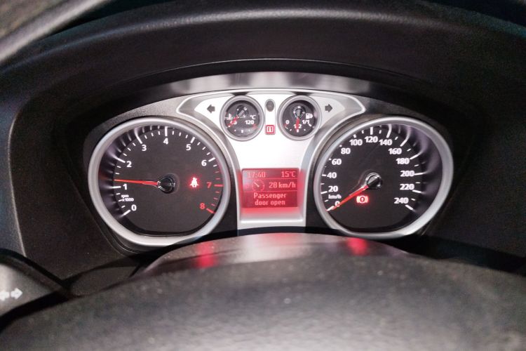 福特 福克斯 2013款 两厢经典 1.8L 手动基本型中控内饰14