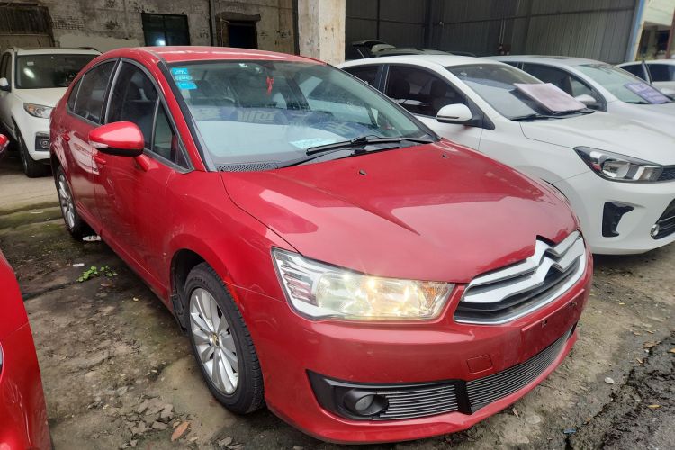 雪铁龙 世嘉 2013款 三厢 1.6L 自动品尚型车身外观3