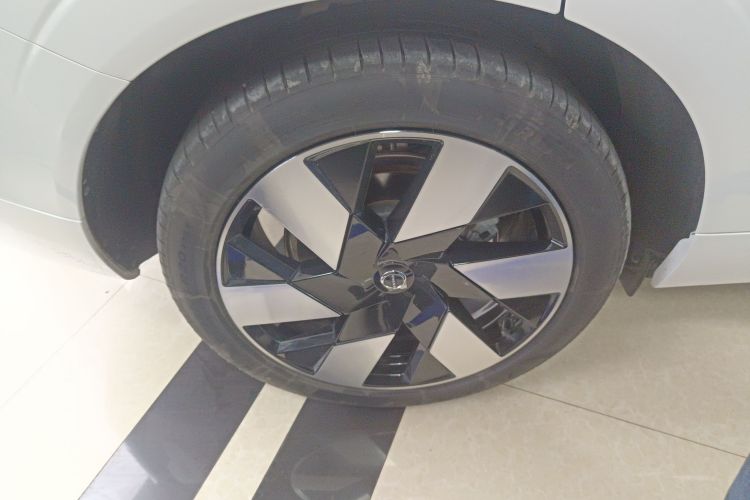 沃尔沃XC60新能源 2024款 T8 插电混动 长续航四驱智雅豪华版车身外观6008