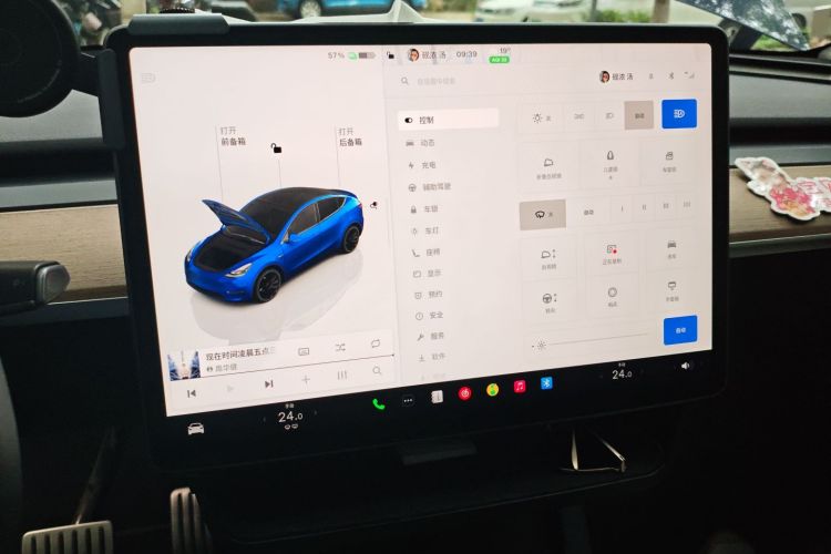 特斯拉 Model Y 2021款 Performance高性能全轮驱动版中控内饰16