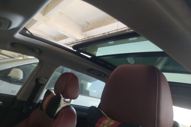 荣威RX5 2016款 30T 四驱自动互联网智尊版中控内饰22