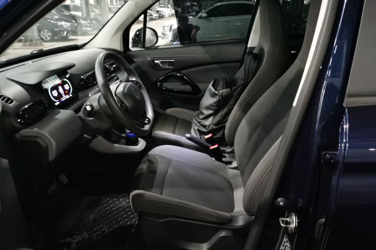 零跑汽车 零跑T03 2021款 400轻享版 三元锂局部细节19