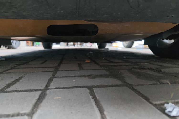 福特 福克斯 2012款 三厢 1.6L 手动风尚型局部细节9008