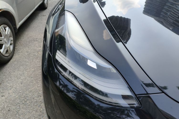 特斯拉 Model Y 2021款 Performance高性能全轮驱动版车身外观6006