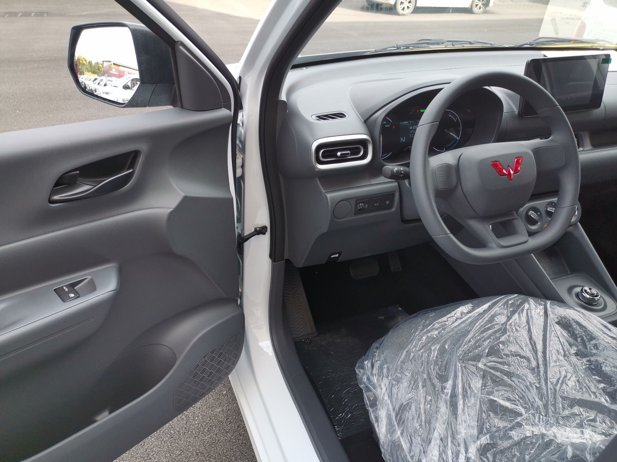 五菱汽车 五菱宏光新能源 2024款 纯电版 300KM 标准型