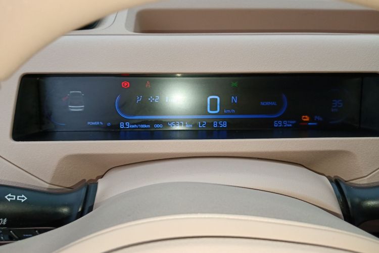 吉利银河 2023款 熊猫mini 200km 灵动熊中控内饰14