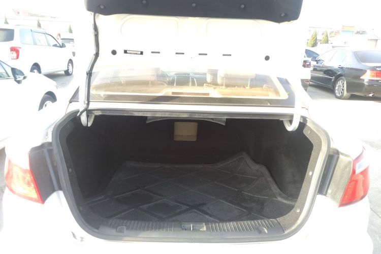 长安 逸动 2015款 1.6L 手动豪华型 国V机舱底盘23