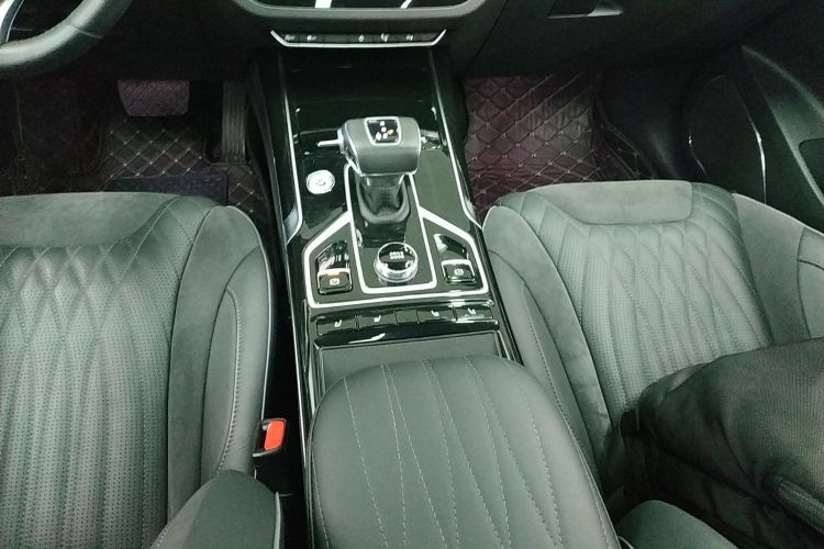 红旗HS5 2022款 改款 2.0T 智联旗享四驱版中控内饰18