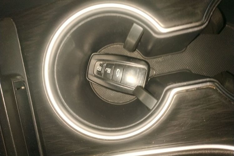 丰田 凯美瑞 2021款 双擎 2.5HG 豪华版中控内饰7001