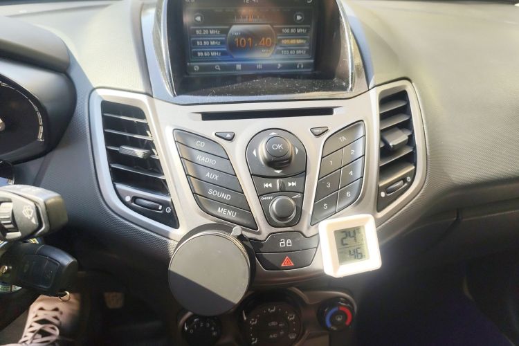 福特 嘉年华 2013款 两厢 1.5L 手动风尚型中控内饰16