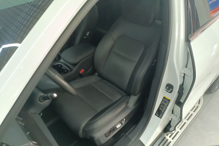 理想汽车 理想ONE 2021款 增程6座版中控内饰19