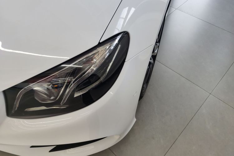 奔驰E级(进口) 2019款 E 300 轿跑车局部细节36