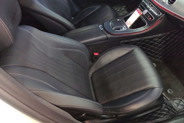 奔驰E级(进口) 2020款 改款 E 260 运动版局部细节41