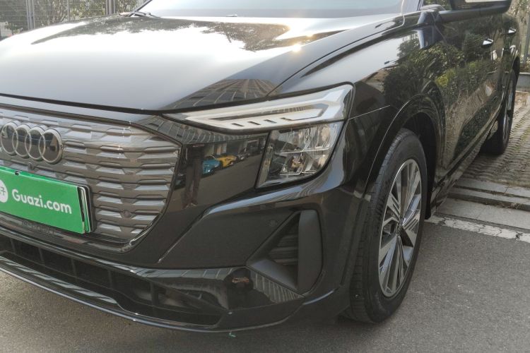 奥迪Q5 e-tron 2023款 40 e-tron 闪耀型 机甲套装局部细节36