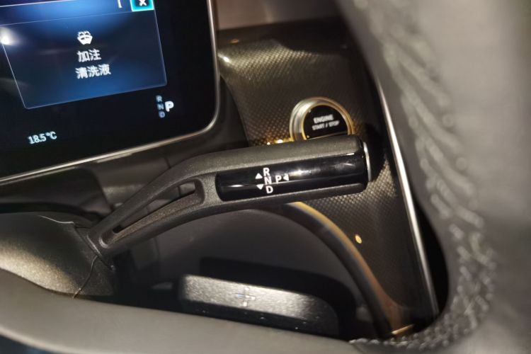 奔驰GLC 2023款 GLC 260 L 4MATIC 动感型 7座局部细节18