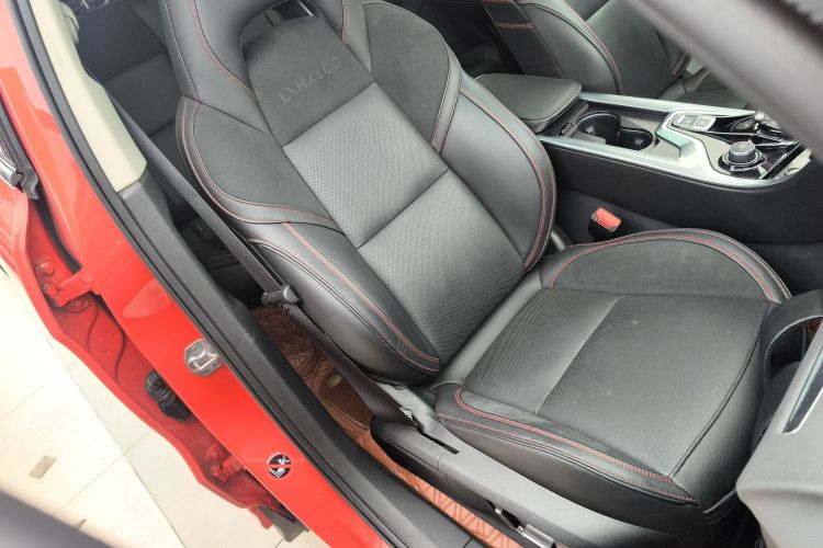 领克01 2017款 2.0T 四驱劲Pro版局部细节41