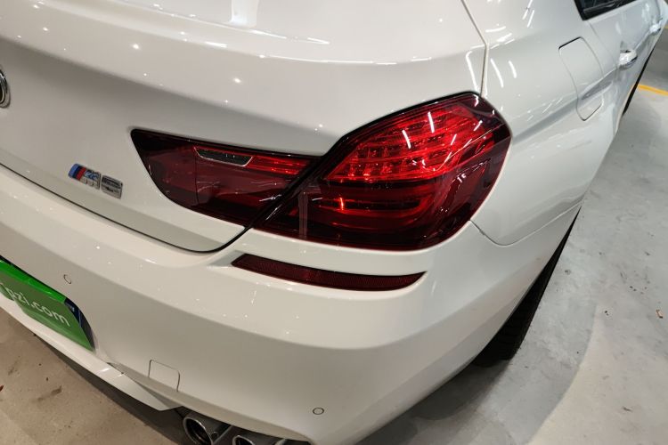 宝马M6 2013款 M6 Gran Coupe车身外观9