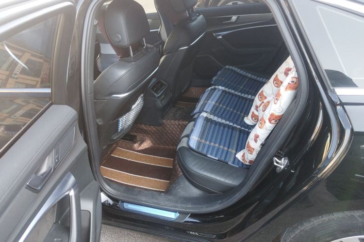 奥迪A6L 2019款 40 TFSI 豪华动感型中控内饰21