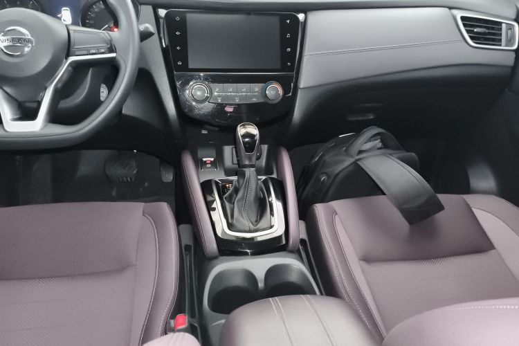 日产 逍客 2019款 2.0L CVT智享版中控内饰18