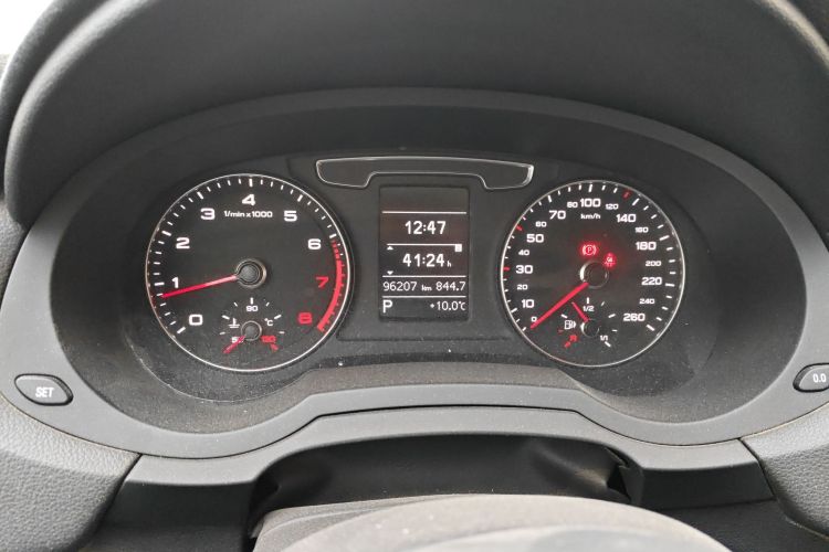 奥迪Q3 2018款 30 TFSI 时尚型典藏版中控内饰15