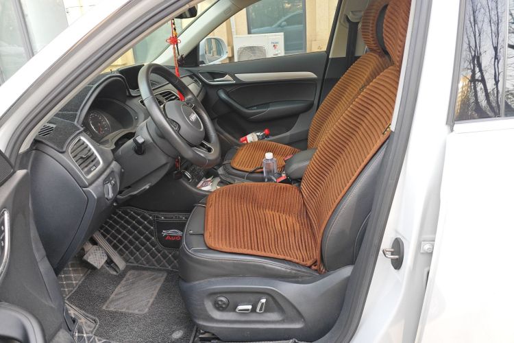 奥迪Q3 2018款 30 TFSI 时尚型典藏版局部细节19