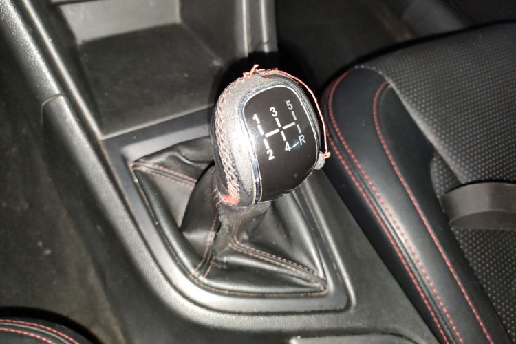 奇瑞 艾瑞泽5 2016款 1.5L 手动领锐版局部细节18