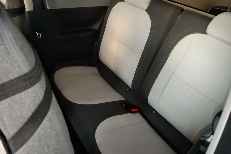 吉利银河 熊猫 2025款 210km 元气熊中控内饰21