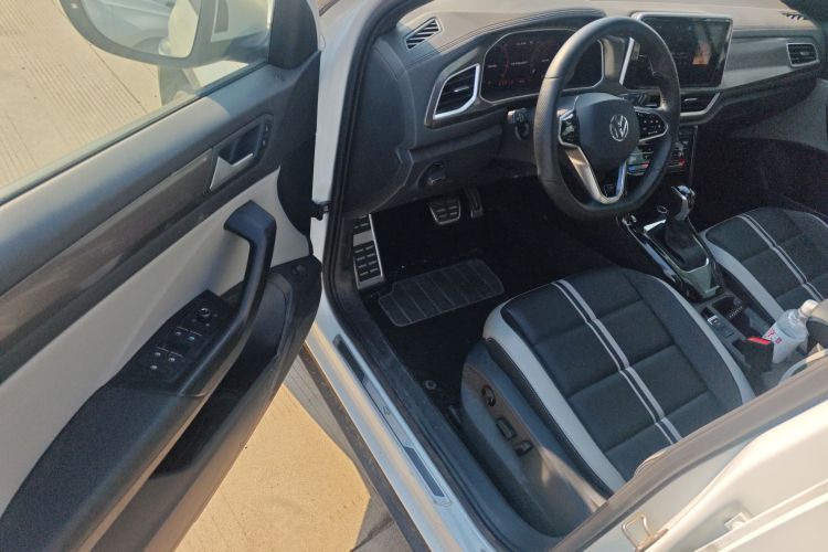 大众 T-ROC探歌 2023款 300TSI DSG两驱星光版中控内饰20