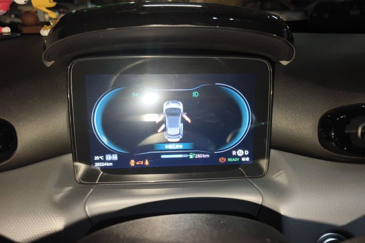 零跑汽车 零跑T03 2021款 400豪华版中控内饰14